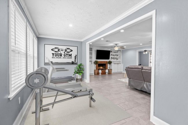 1st Floor: VIRTUALLY STAGED: Bonus Room (25 X 7) | Image 13