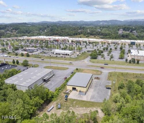 2717 E Stone Dr, Kingsport, TN, 37660-5860 | Card Image