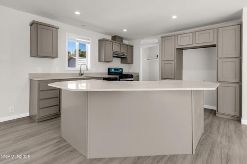 3810 Bobolink Cir, Reno, NV, 89508-6415 | Card Image