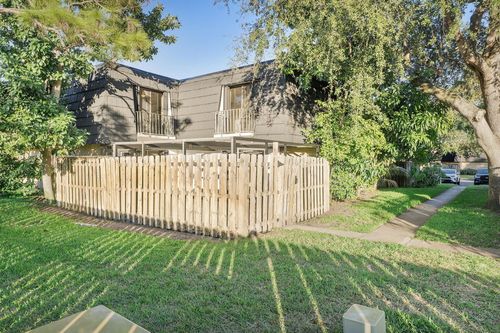 291 Woodland Rd, Palm Springs, FL, 33461-1072 | Card Image