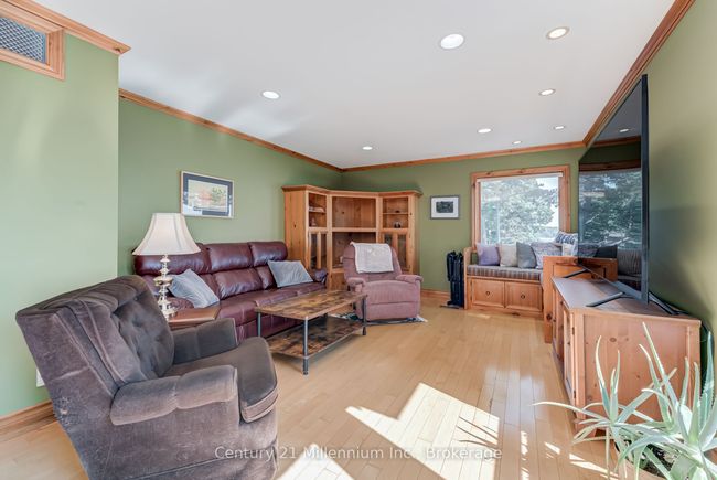 8 Willow Dr, House other with 5 bedrooms, 4 bathrooms and 3 parking in Tiny ON | Image 13