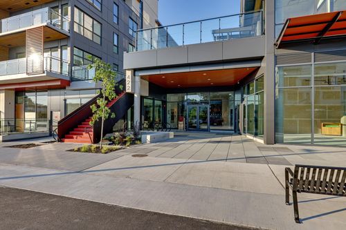 564-422 E 3rd St, North Vancouver, BC, V7L | Card Image