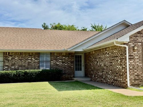 2411 Woodleaf Ct, Ardmore, OK, 73401-2227 | Card Image