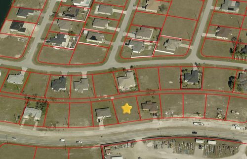 621 Diplomat Pkwy E, Cape Coral, FL, 33909-5263 | Card Image