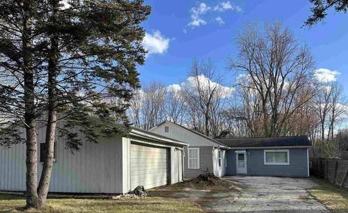 4654 King Rd, Saginaw, MI, 48601-7105 | Card Image