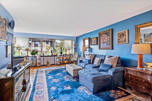 1e-17-85 215th St, Bayside, NY, 11360 | Card Image