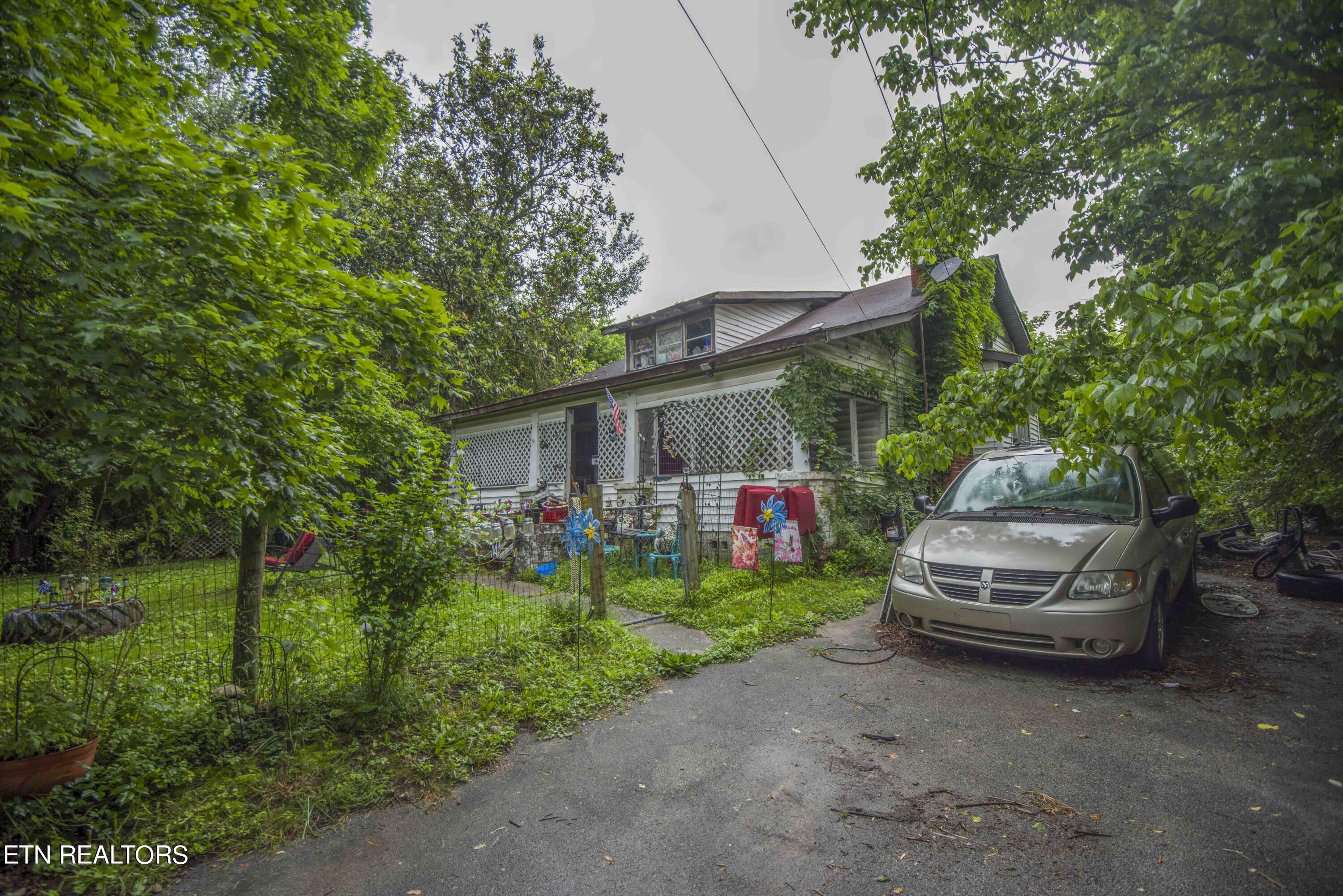 Pedigo Rd, Powell, TN 37849