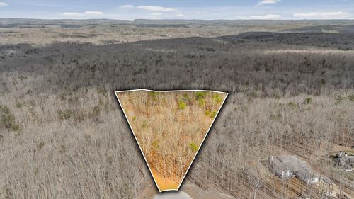 8283 Signal Mountain Dr, Signal Mountain, TN, 37377-7403 | Card Image