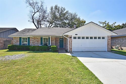 13607 Fernhill Dr, Sugar Land, TX, 77498-2361 | Card Image