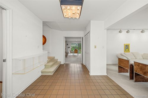6974 Woodside Trl, West Bloomfield, MI, 48322-3917 | Card Image