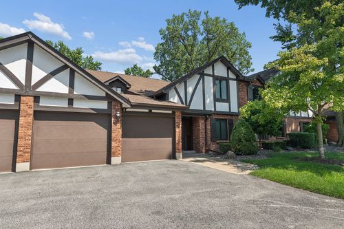 18d-11141 Cottonwood Dr, Palos Hills, IL, 60465-2527 | Card Image