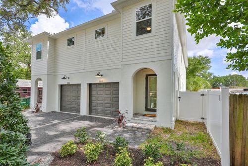 1911 W Beach St, TAMPA, FL, 33607-3025 | Card Image
