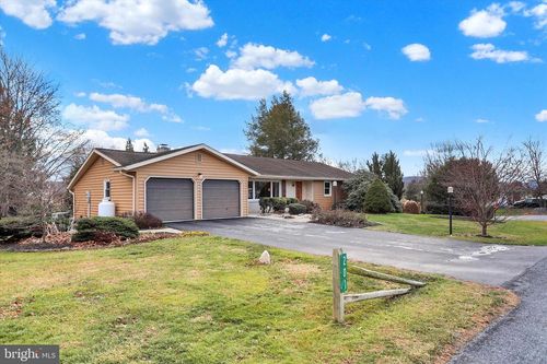 201 Westview Dr, MECHANICSBURG, PA, 17055-5757 | Card Image