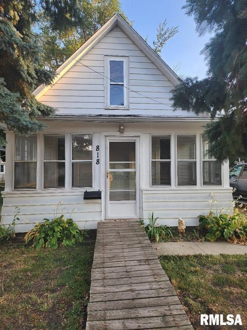 818 16th Ave, Fulton, IL, 61252-1354 | Card Image