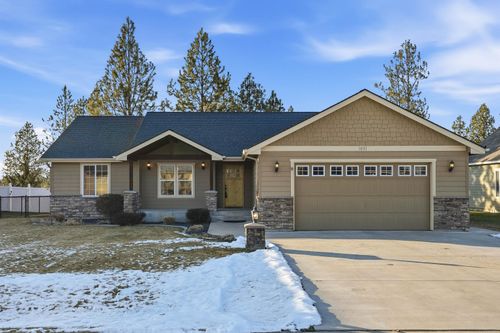 1031 N High Desert Dr, Deer Park, WA, 99006-5153 | Card Image