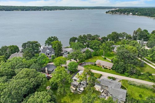 W2891 Hollybush Dr, Lake Geneva, WI, 53147-3854 | Card Image