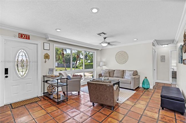 1635 Se 8 Th Ave, House other with 3 bedrooms, 2 bathrooms and null parking in Deerfield Beach FL | Image 6