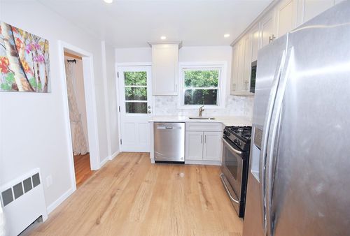242 Clinton Rd, Garden City, NY, 11530-1922 | Card Image