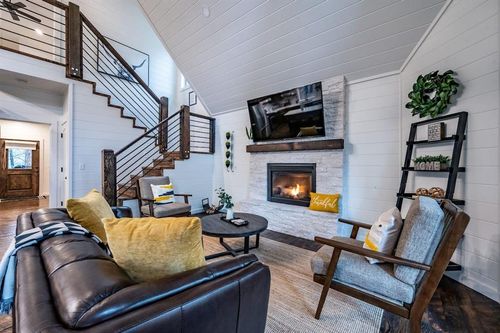 269 Scrub Oak Trl, Broken Bow, OK, 74728-9060 | Card Image