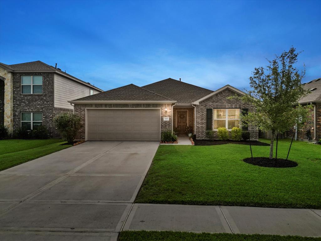 Pantera Dr, Texas City, TX 77591