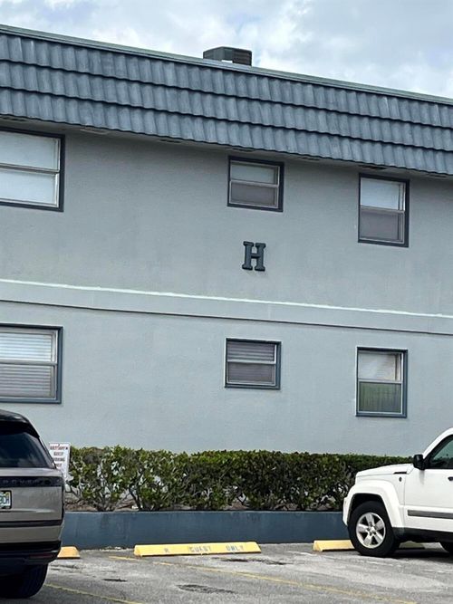 355 Brittany H, Delray Beach, FL, 33446-1124 | Card Image