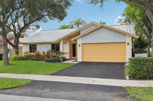 1860 Nw 43rd St, Oakland Park, FL, 33309-4469 | Card Image