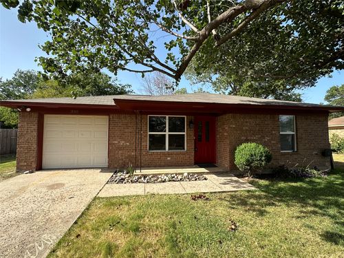 330 E Wilson Ave, Pilot Point, TX, 76258-4345 | Card Image