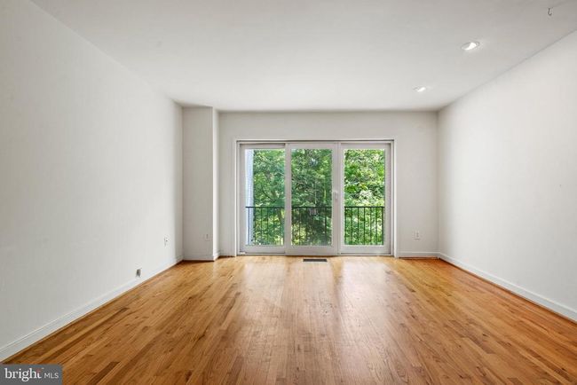11493 Waterview Cluster, Townhouse with 3 bedrooms, 2 bathrooms and null parking in RESTON VA | Image 8