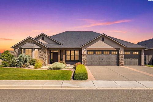 6678 Whitestone St, West Richland, WA, 99353-5402 | Card Image