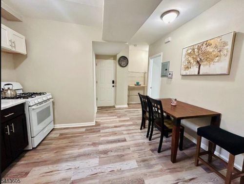 123 N 15th St, East Orange, NJ, 07017-5235 | Card Image