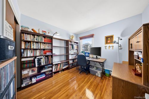 42 Edna Drive, Oyster Bay, NY, 11791 | Card Image