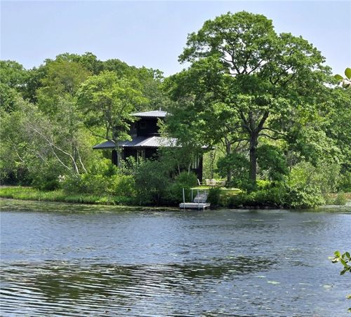 17 Jamaica Way, North Kingstown, RI, 02852-5903 | Card Image
