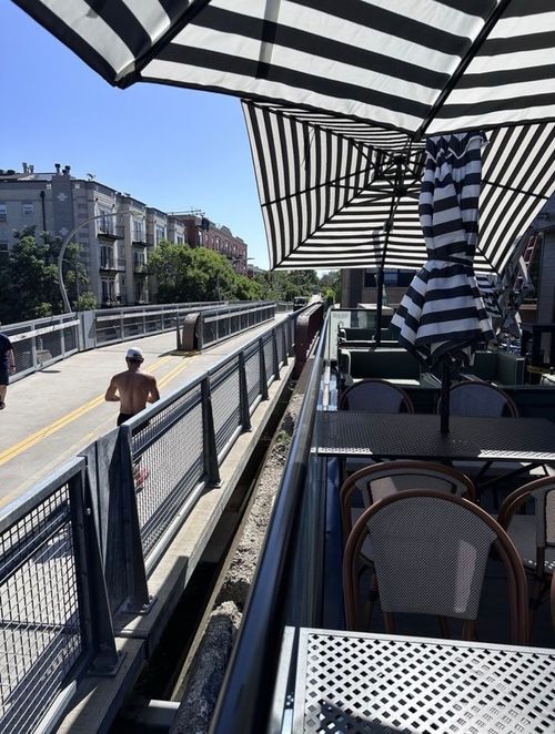 1758 N Rockwell St, Chicago, IL, 60647-5220 | Card Image