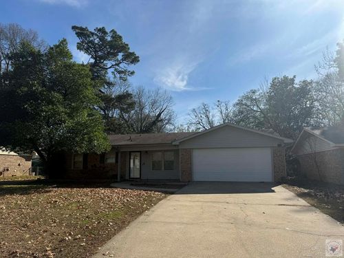 38 E Greenfield Dr, Wake Village, TX, 75501-5806 | Card Image