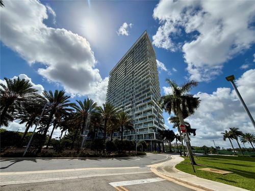2003-2000 Metropica Way, Sunrise, FL, 33323-3226 | Card Image