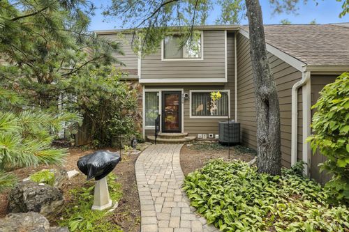 9816 Timber Dr, Cincinnati, OH, 45242 | Card Image