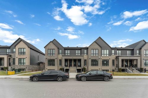 213-20F Maize St, Stittsville, ON, K2S3A9 | Card Image