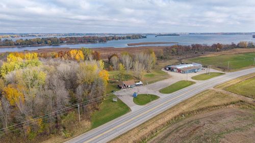 814 W State St, FOX LAKE, WI, 53933-9506 | Card Image