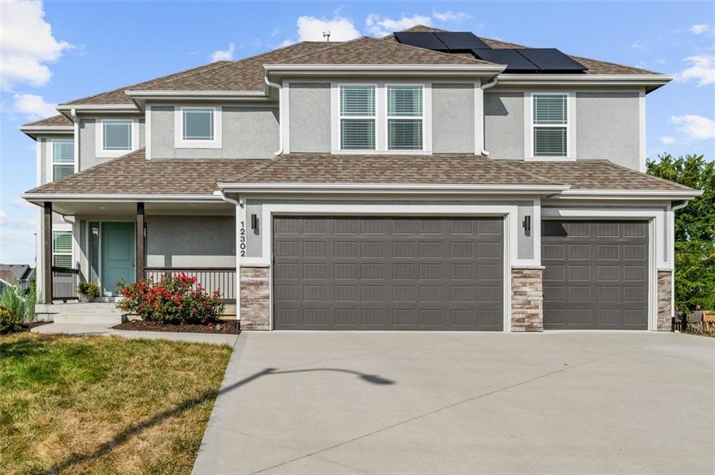 Burr Oak Cir, Peculiar, MO 64078