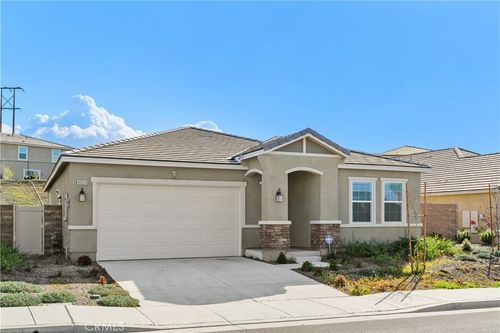 41024 Chambord Dr, Lake Elsinore, CA, 92532-1534 | Card Image