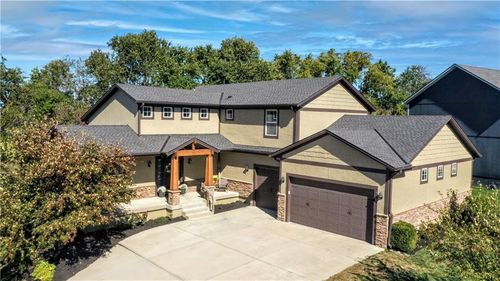 8467 Valley Spring Dr, De Soto, KS, 66018-7803 | Card Image