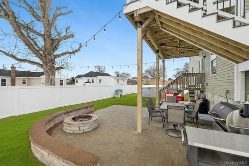 281 Clinton Ave, East Patchogue, NY, 11772-6131 | Card Image