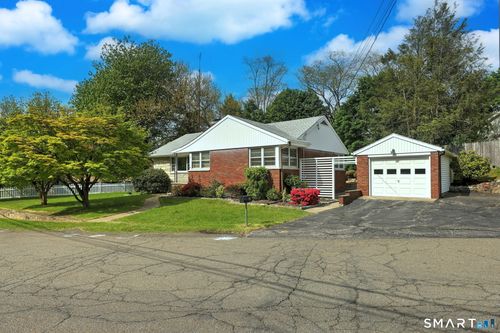 110 Beauvue Ter, Bridgeport, CT, 06606-2201 | Card Image