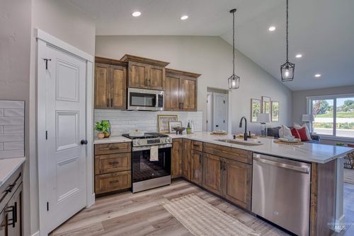 920 Campbel Campbell St, Vale, OR, 97918-1703 | Card Image