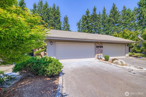 14208 Ne 2nd Pl, Bellevue, WA, 98007-6902 | Card Image