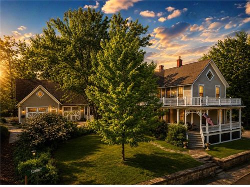 12 Summit St, Eureka Springs, AR, 72632-3332 | Card Image