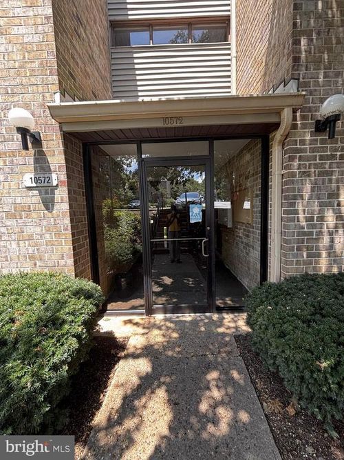 apt-d1-10572 Twin Rivers Rd, COLUMBIA, MD, 21044-2109 | Card Image