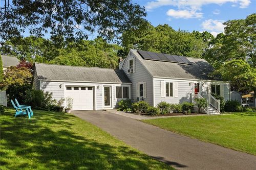 19 Woodsia Rd, Saunderstown, RI, 02874-2378 | Card Image