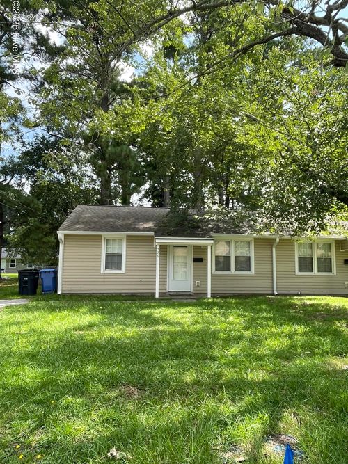 526 Williams St, Jacksonville, NC, 28540-4908 | Card Image