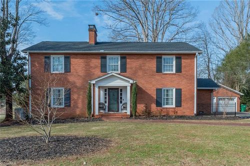 136 Howard Ave, Boonville, NC, 27011-8392 | Card Image